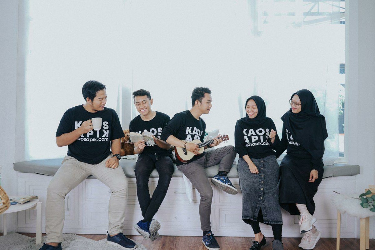 5 alasan Mengapa Harus Bikin Kaos untuk Perusahaan 5 alasan Mengapa Harus Bikin Kaos untuk Perusahaan