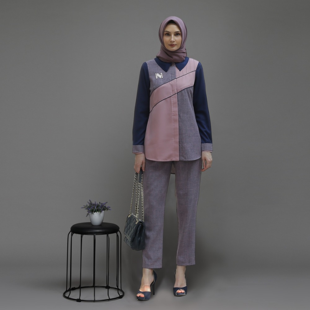 Hijab, Kemeja, Celana, dan Brooch Dijual Terpisah
