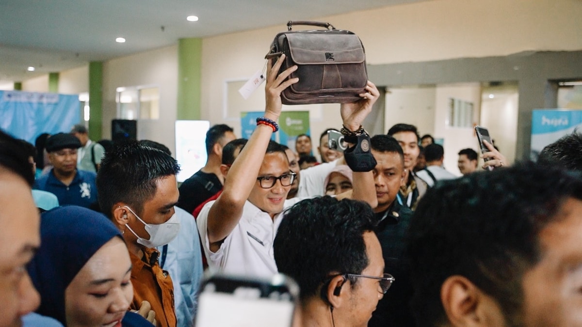 Pak Sandiaga Uno Mengangkat Bima Bag