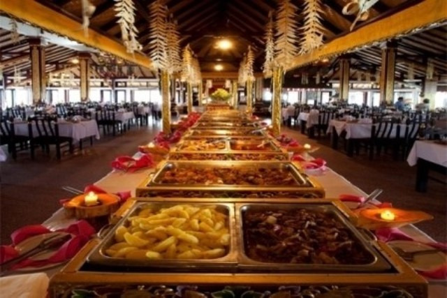 Makan siang dengan pemandangan menakjubkan Gunung Batur & Danau Batur