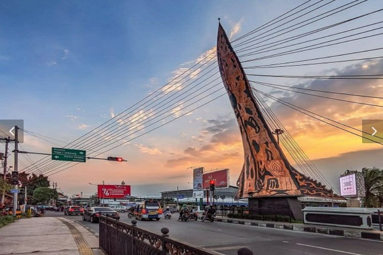 Tugu Keris SOLO, Menelusuri Jejak Sejarah dan Kebesaran Jawa Tengah
